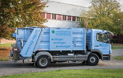 Hakengerät Mercedes mit Stückgutkran